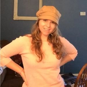 Meet your Posher, Lora